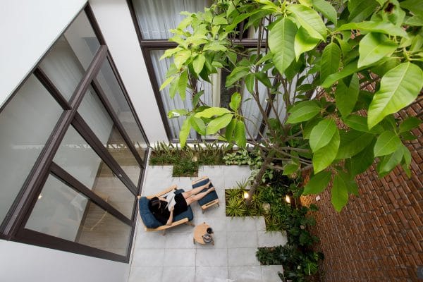 giếng trời cuối nhà ống