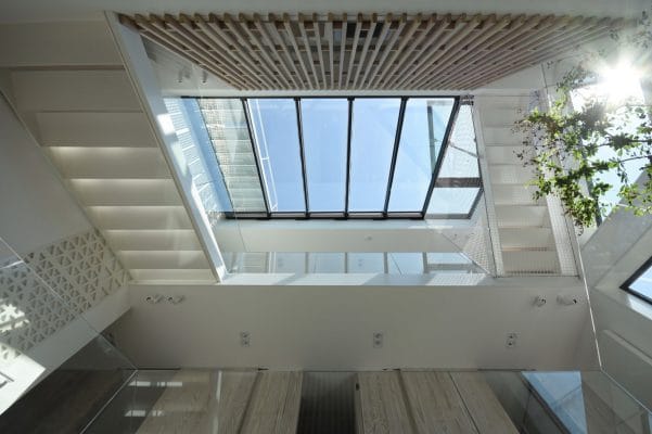 mái che giếng trời