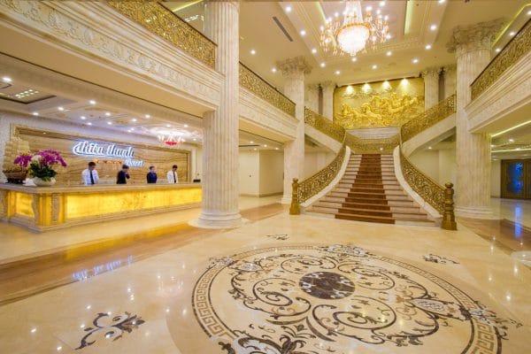 sảnh khách sạn tân cổ điển