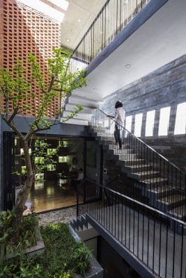 thiết kế giếng trời trên cầu thang