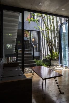 thiết kế giếng trời trên cầu thang