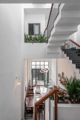 giếng trời cầu thang nhà ống