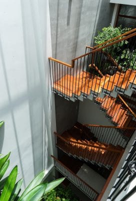 giếng trời cầu thang nhà ống