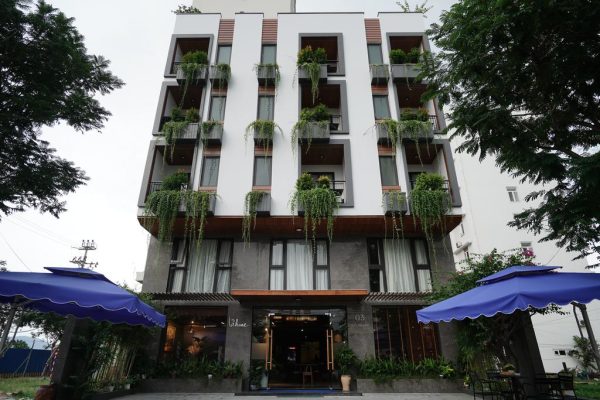 mặt tiền khách sạn Apartment and Villa