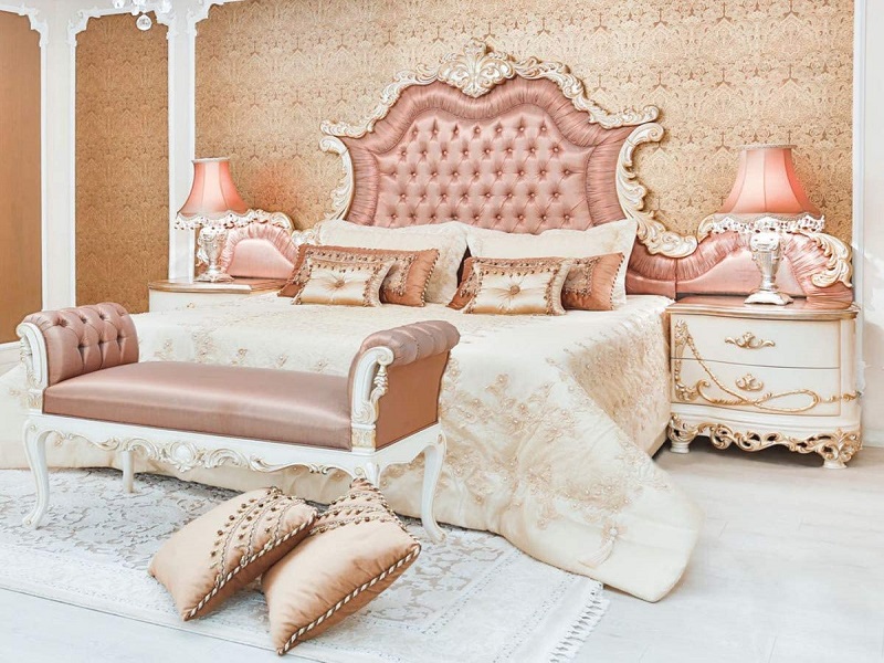 thiết kế phòng ngủ màu hồng phong cách phục hưng 