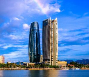 Tòa hành chính và Novotel