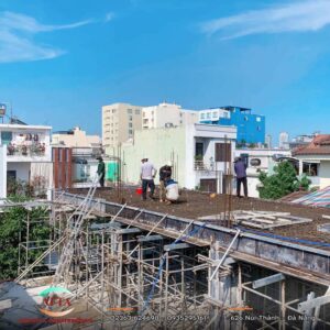 Lắp đặt cốp pha và đổ bê tông sàn