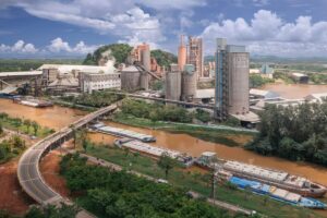 Nhà máy sản xuất xi măng Hà Tiên