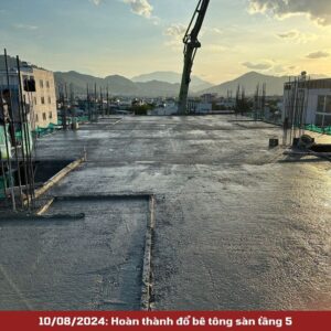 Hoàn thành đổ bê tông sàn tầng 5