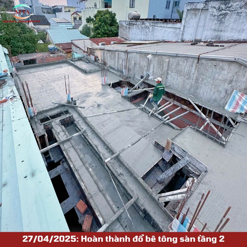 Hoàn thành đổ bê tông sàn tầng 2
