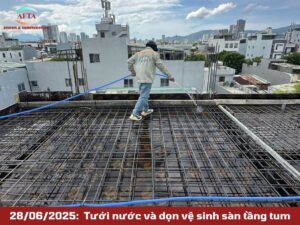 Tưới nước và dọn vệ sinh sàn tầng tum