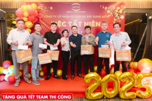 Tặng quà team thi công