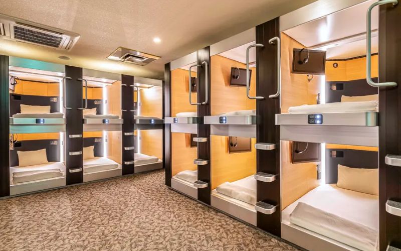 Capsule Hotel