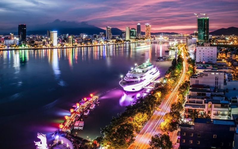 Du lịch bùng nổ