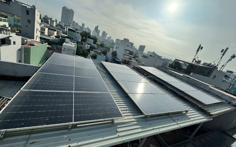 Tấm pin năng lượng mặt trời