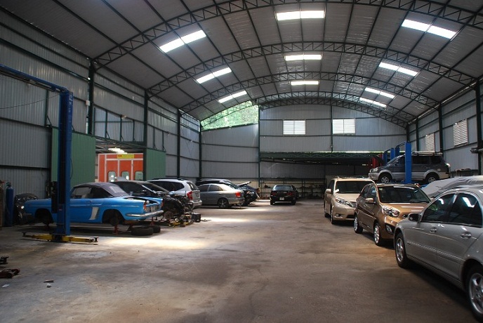 Mẫu garage oto mái cong cho doanh nghiệp