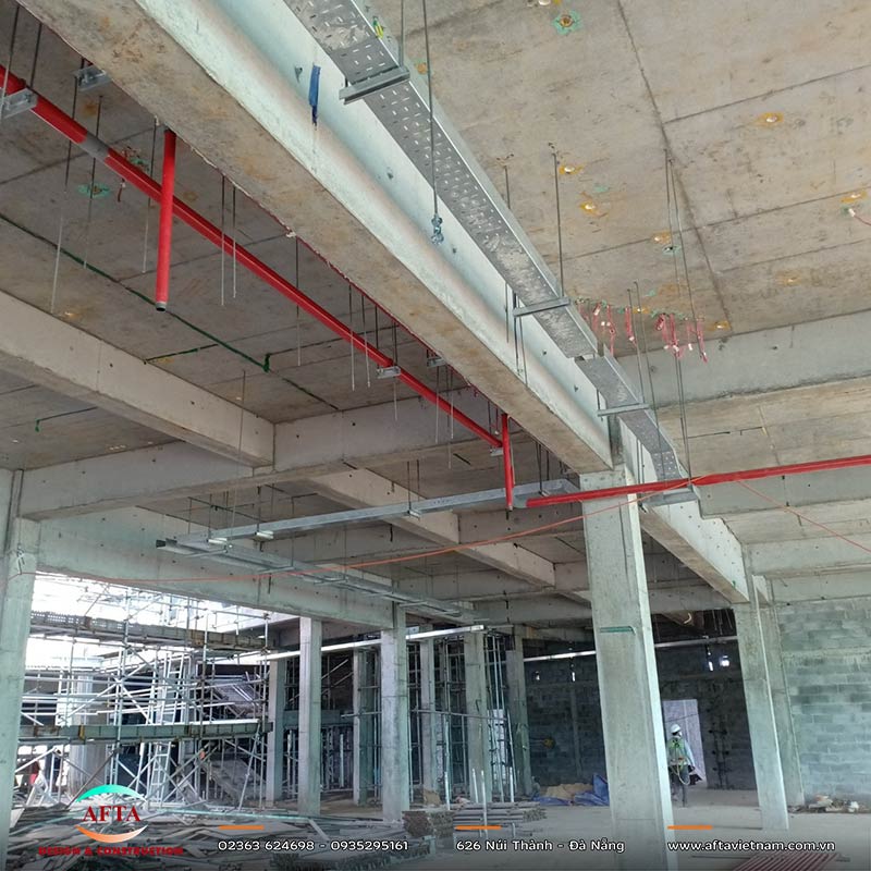 Hành lang kỹ thuật của khách sạn với đường ống bố trí tập trung